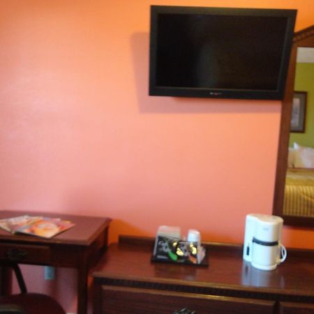 Royal Inn & Suites Туника Экстерьер фото