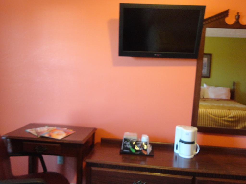 Royal Inn & Suites Туника Экстерьер фото